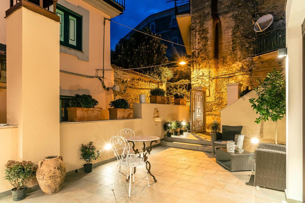 De Gulia Charme And Relax Bed & Breakfast Castellabate Exterior photo