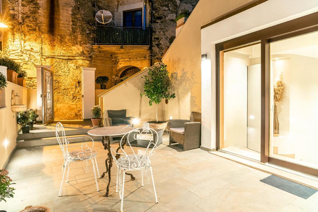De Gulia Charme And Relax Bed & Breakfast Castellabate Exterior photo